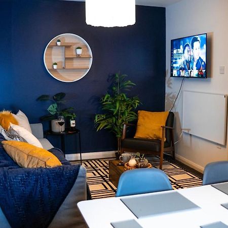 Flat 1 - King Bed, Parking, Workspace, Wi-Fi, Corporates 노팅엄 외부 사진