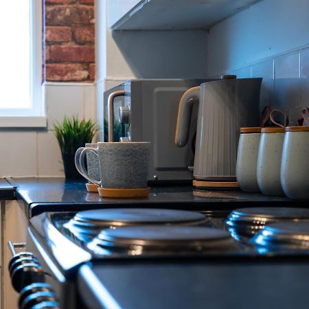 Flat 1 - King Bed, Parking, Workspace, Wi-Fi, Corporates 노팅엄 외부 사진