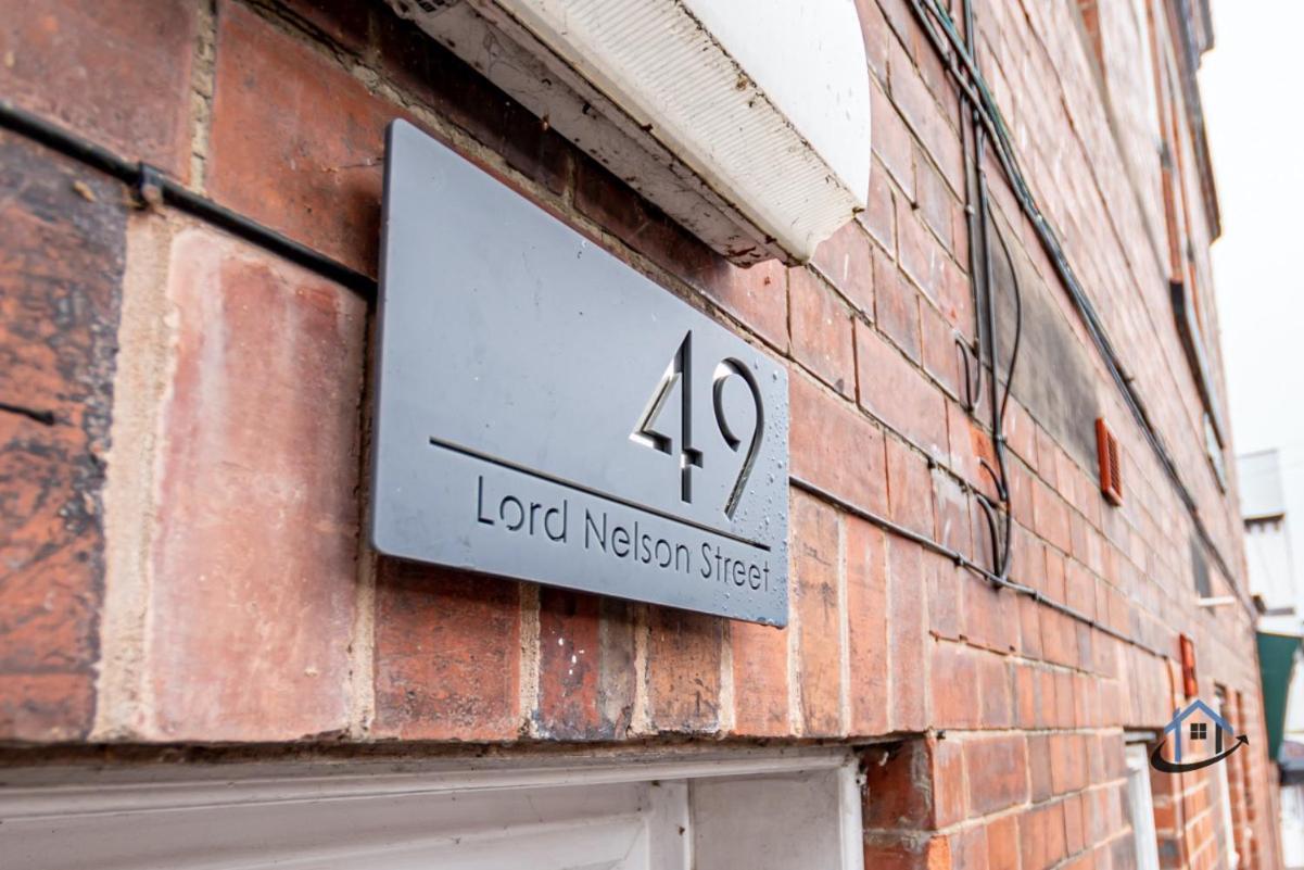 Flat 1 - King Bed, Parking, Workspace, Wi-Fi, Corporates 노팅엄 외부 사진